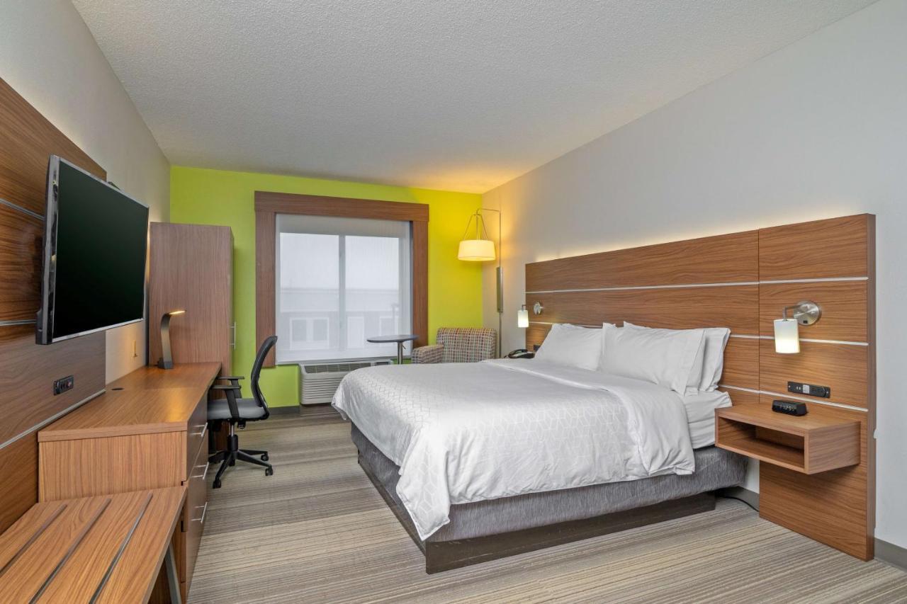 Holiday Inn Express Hotel & Suites Woodbridge, An Ihg Hotel Extérieur photo