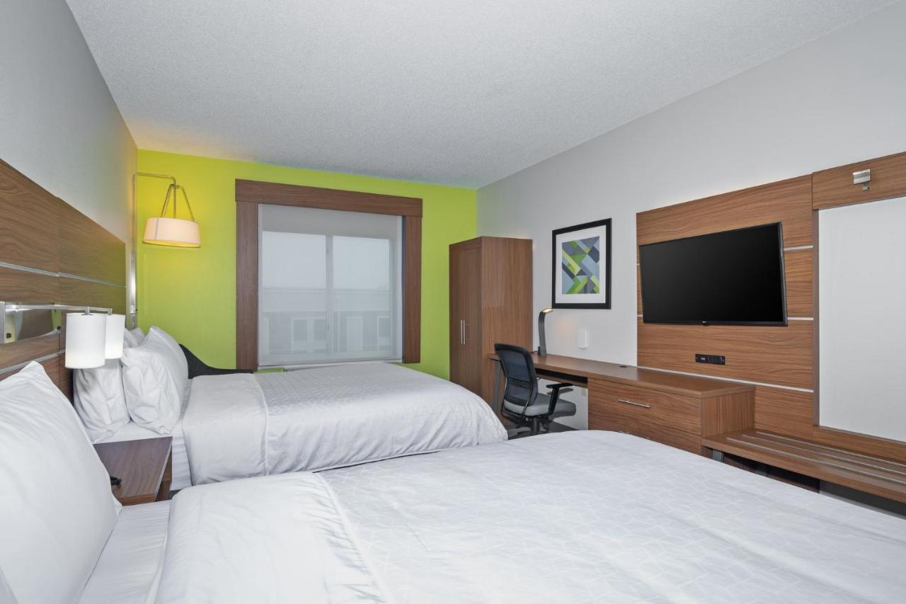 Holiday Inn Express Hotel & Suites Woodbridge, An Ihg Hotel Extérieur photo