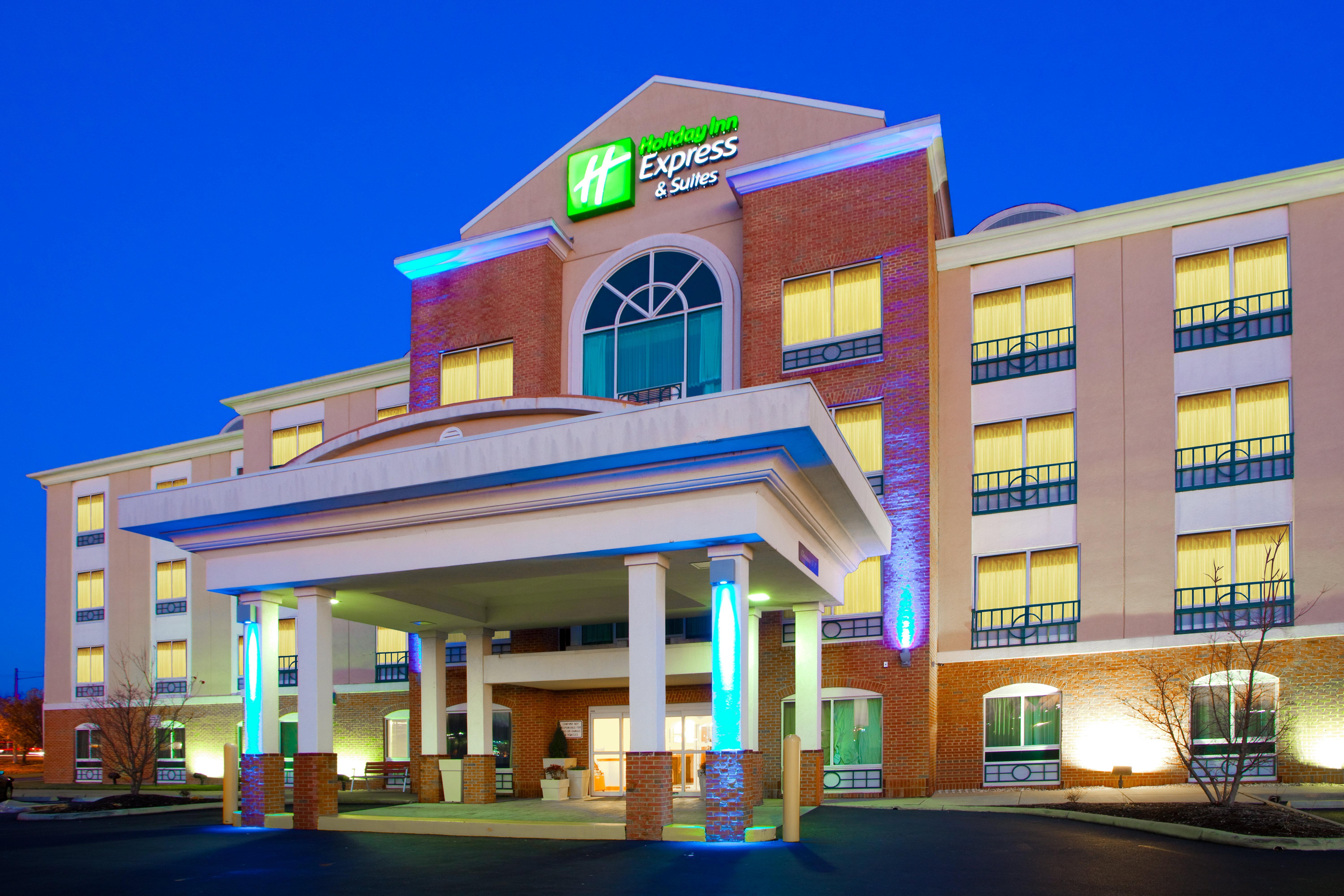 Holiday Inn Express Hotel & Suites Woodbridge, An Ihg Hotel Extérieur photo