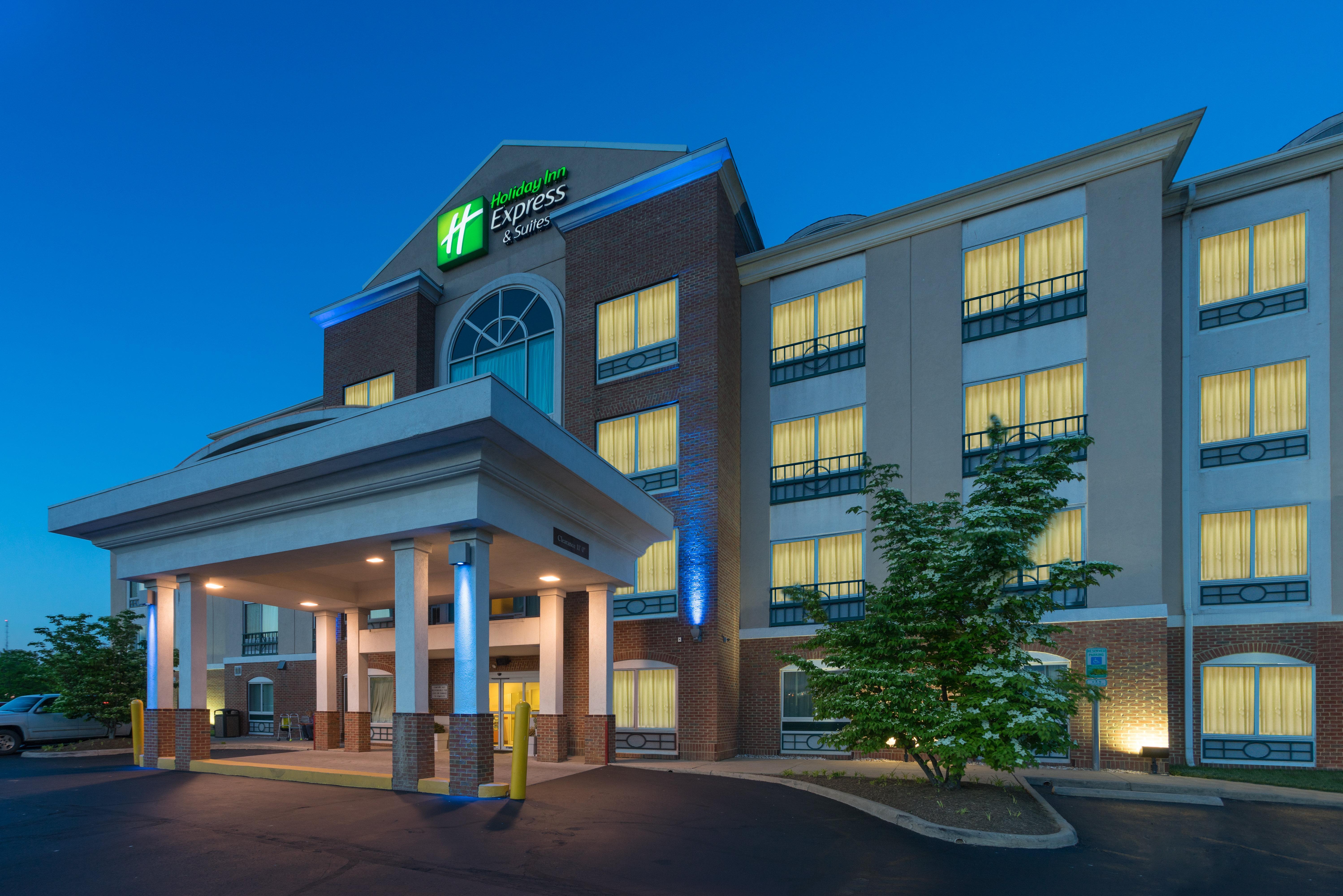 Holiday Inn Express Hotel & Suites Woodbridge, An Ihg Hotel Extérieur photo